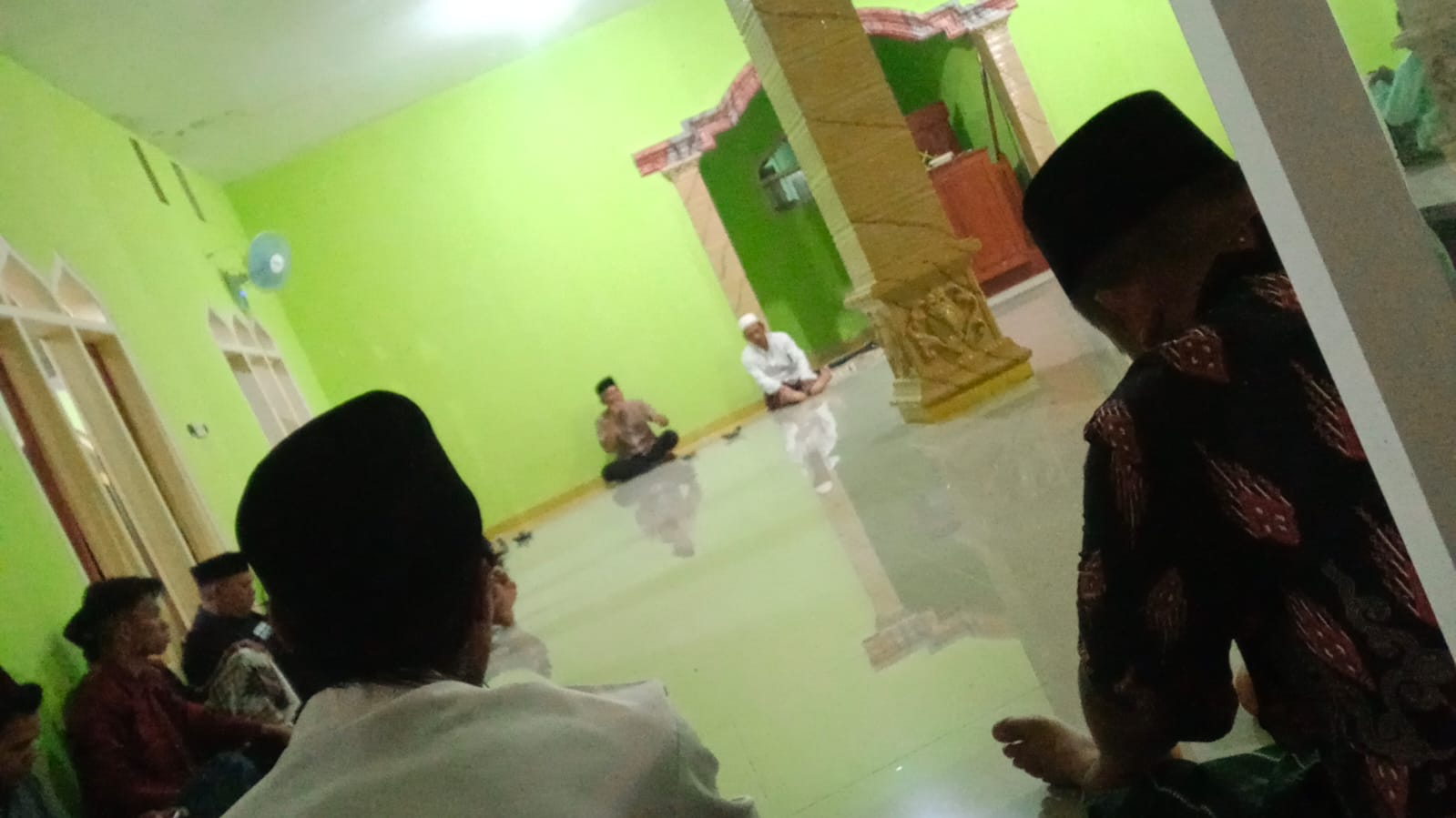 TARLING(TARAWEH KELILING) PEMERINTAH DESA KUTAWARINGIN DI MESJID NURUL HUDA DUSUN BUNIASIH