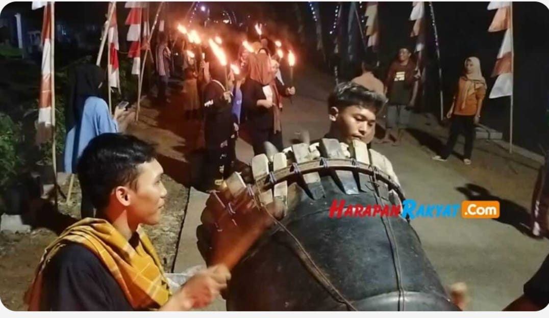 Takbir Keliling dan Pawai Obor di Dusun Buniasih Desa Kutawaringin Kecamatan Purwadadi Kabupaten Ciamis